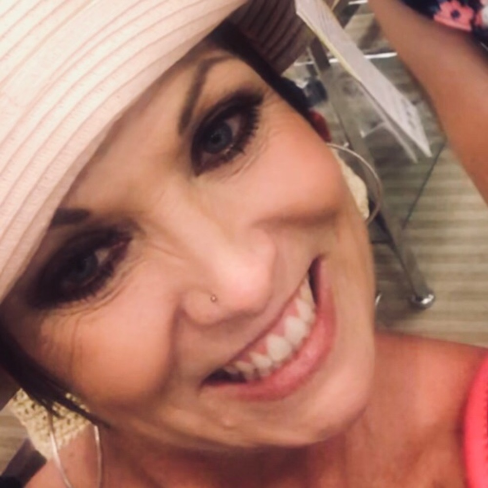 Meet your Posher, Renee
